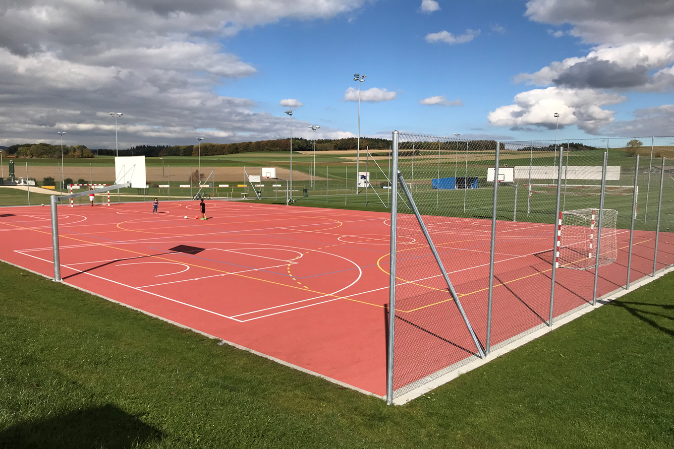 Photo d'un terrain de sport dans la commune de Montanaire à Thierrens